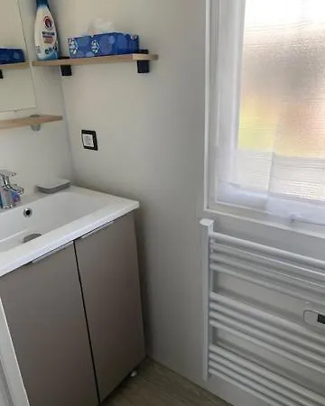 Mobilhome 酒店 波讷地区圣朱利安